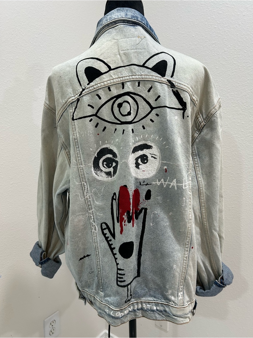 Zara Woman Light Wash Denim Blue Jean Jacket with Hand-Painted Graphic, Size L